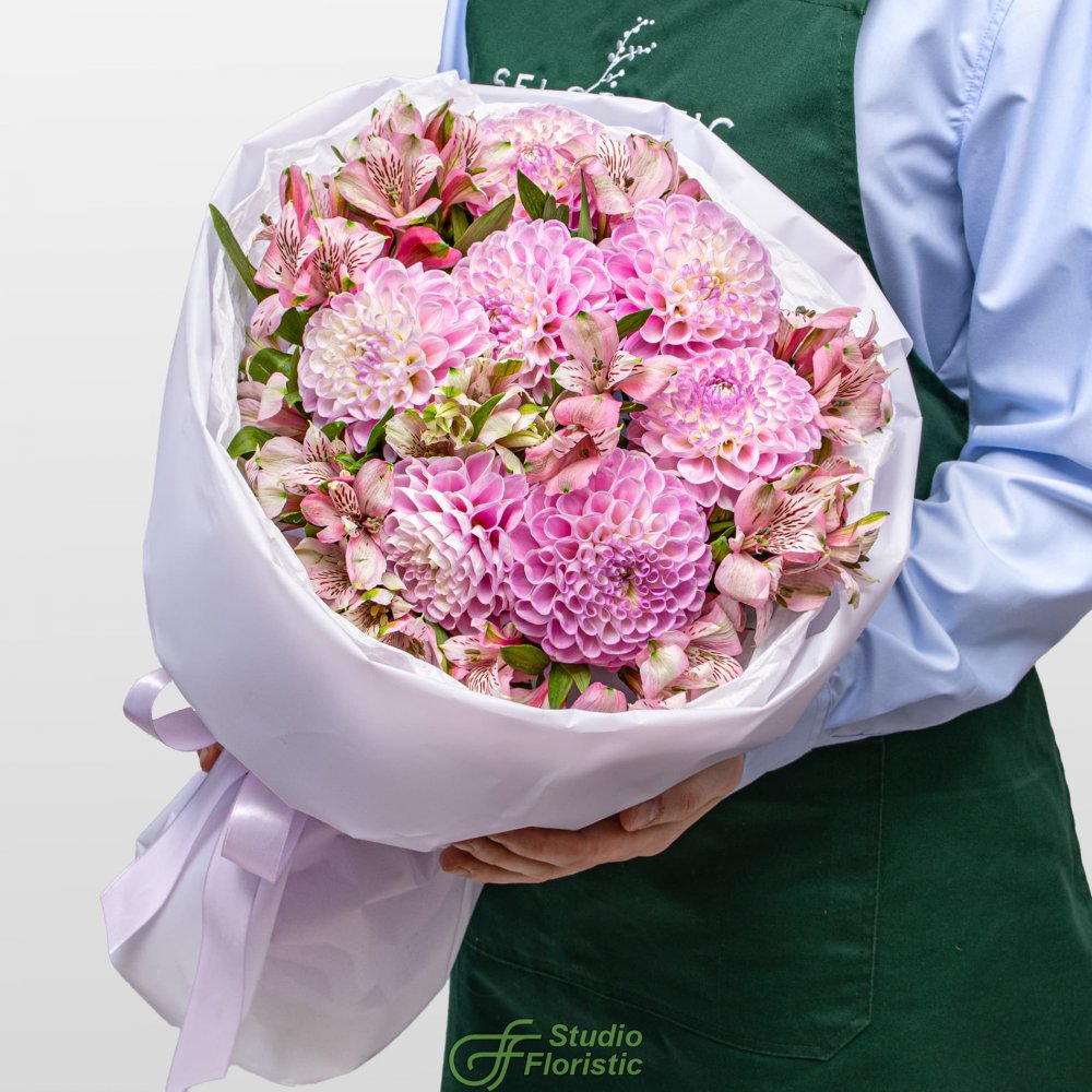 Букет из Георгин и Альстромерий «Пастельный Восторг» Букет из Георгин и Альстромерий «Пастельный Восторг»