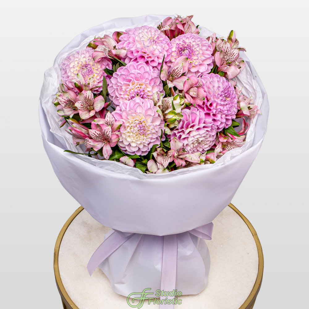 Букет из Георгин и Альстромерий «Пастельный Восторг» Букет из Георгин и Альстромерий «Пастельный Восторг»