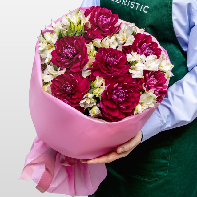 Букет из Георгин и Альстромерий «Ягодный Пломбир» Букет из Георгин и Альстромерий «Ягодный Пломбир»