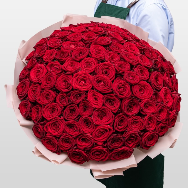 Букет из красных Роз Россия 101 шт «Эпоха Чувств»