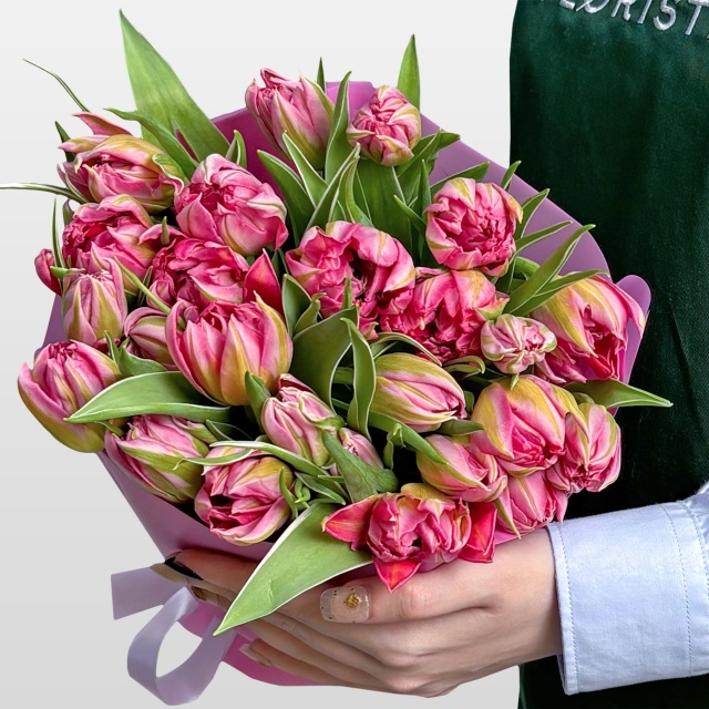 Букет розовых Пионовидных Тюльпанов 25 шт «Шарм Бутона»