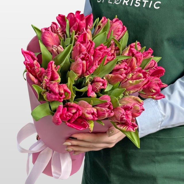Букет розовых Пионовидных Тюльпанов 25 шт «Драгоценный Рубин»