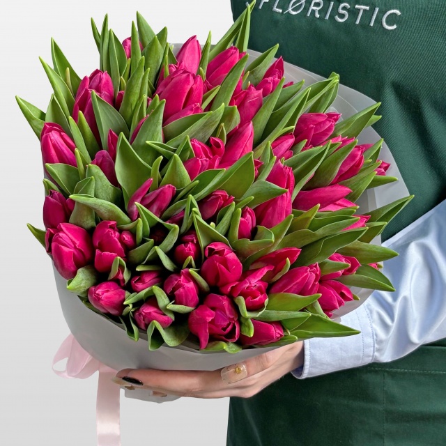Букет розовых Тюльпанов 51 шт «Яркое Соло»