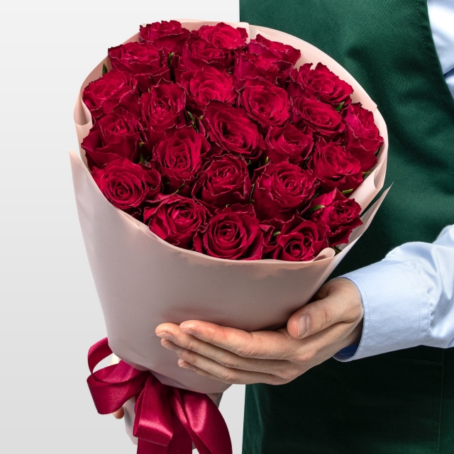 Букет красных Роз Кения 40 см 25 шт «Винный Шлейф»