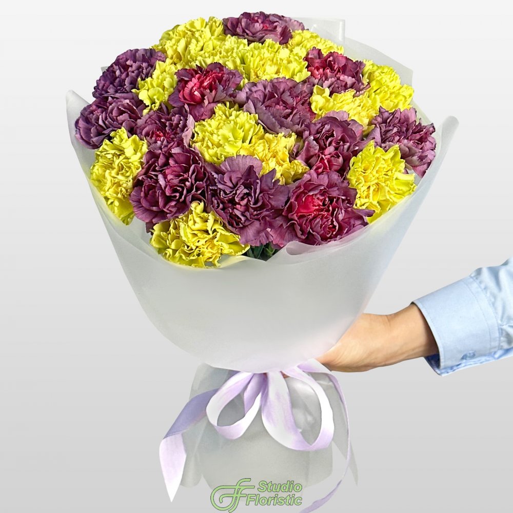 Букет из желтых и фиолетовых Гвоздик 25 шт «Маскарад» Букет из желтых и фиолетовых Гвоздик 25 шт «Маскарад»