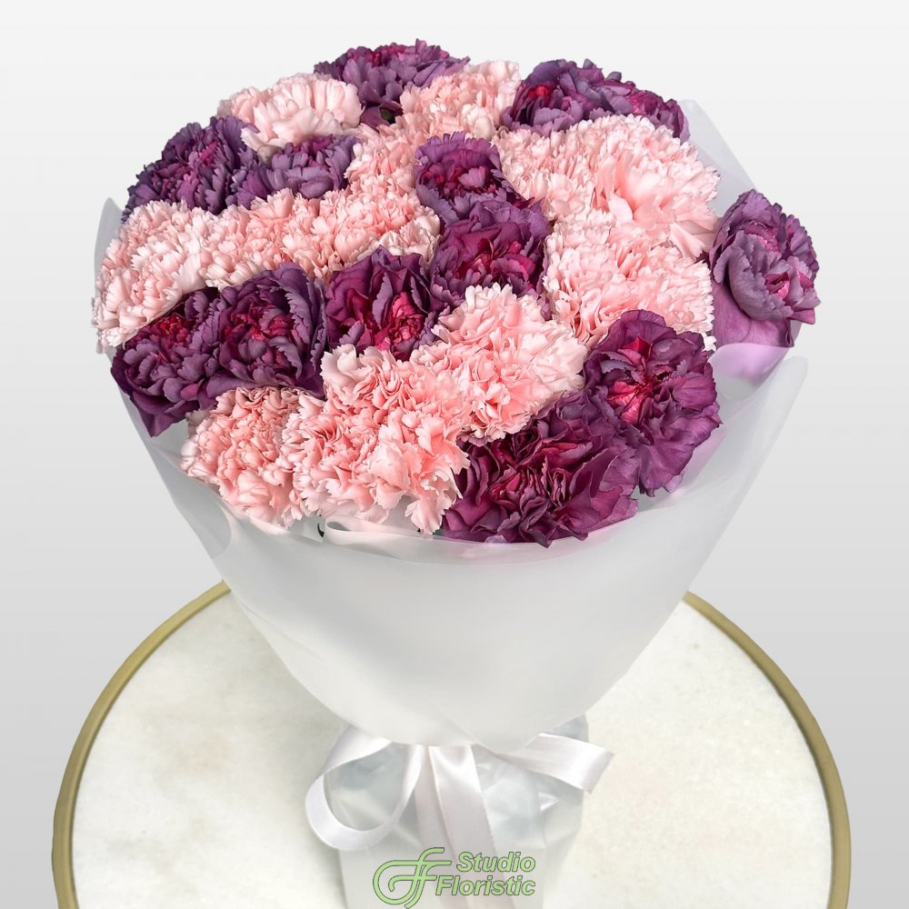 Букет из розовых и фиолетовых Гвоздик 25 шт «Эхо Заката» Букет из розовых и фиолетовых Гвоздик 25 шт «Эхо Заката»