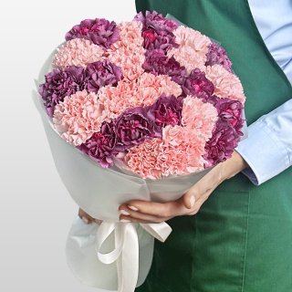 Букет из розовых и фиолетовых Гвоздик 25 шт «Эхо Заката»