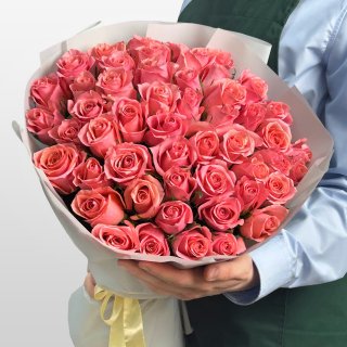 Букет из розовых Роз Кения 60 см 51 шт «Восторг без Слов»