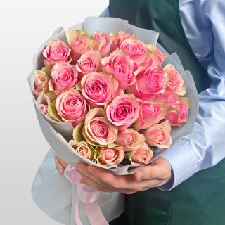 Букет из розовых Роз Кения 60 см 25 шт «Танец Фей»