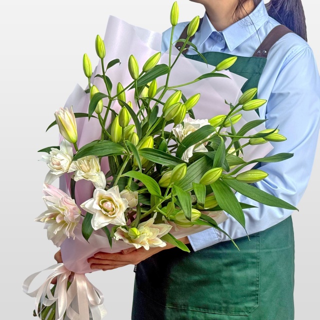 Букет из Махровых Лилий 9 шт «Фарфоровая Нега»