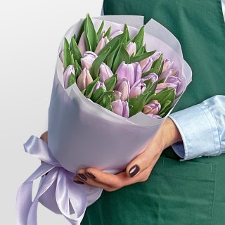 Букет из сиреневых Тюльпанов 25 шт «Серый Жемчуг»