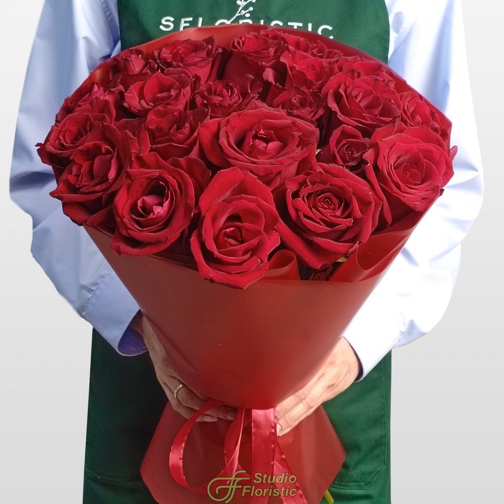 Букет из красных Роз Кения 60 см 21 шт «Искушение» Букет из красных Роз Кения 60 см 21 шт «Искушение»