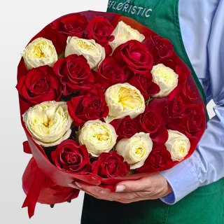 Букет из Роз Кения 60 см и Пионовидных Роз «Союз Сердец»