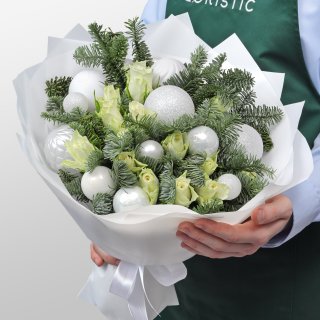 Новогодний букет из Нобилиса и Роз «Праздничное Сияние» Новогодний букет из Нобилиса и Роз «Праздничное Сияние»
