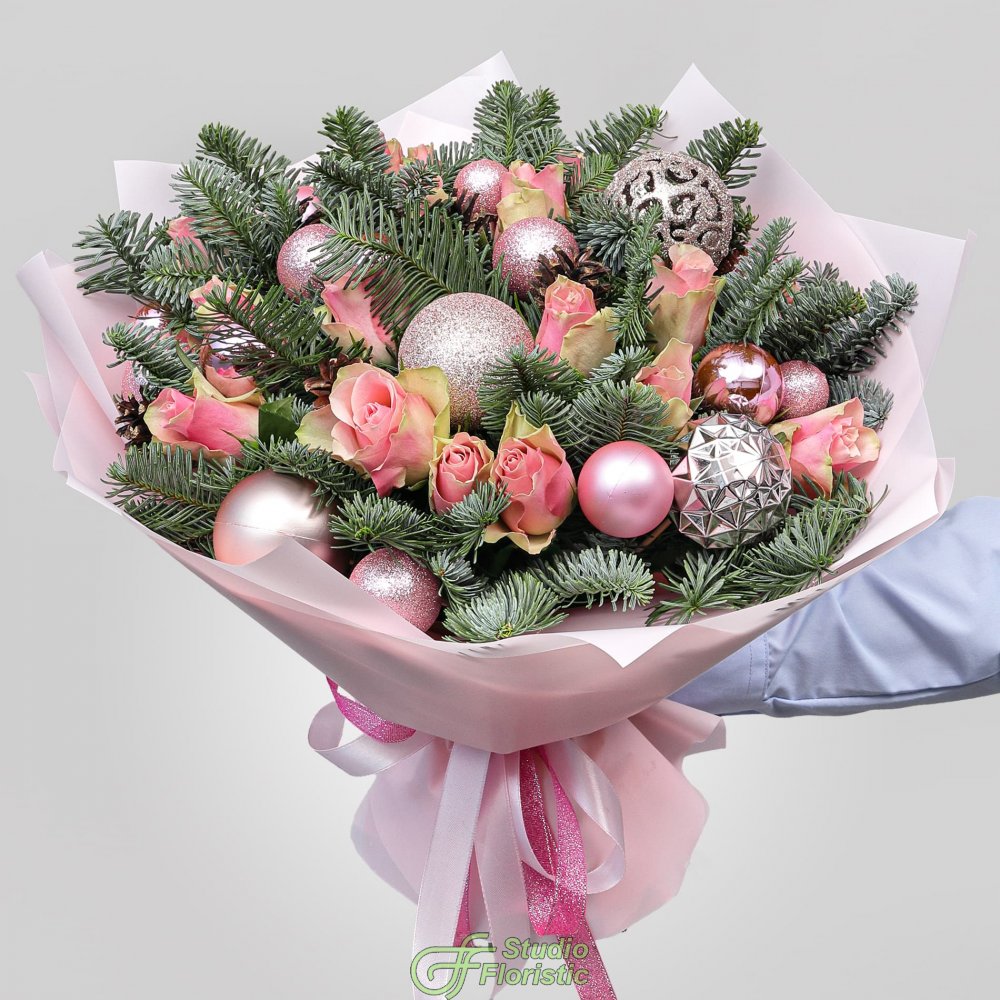Новогодний букет из Нобилиса и Роз «Зимний Бал» Новогодний букет из Нобилиса и Роз «Зимний Бал»