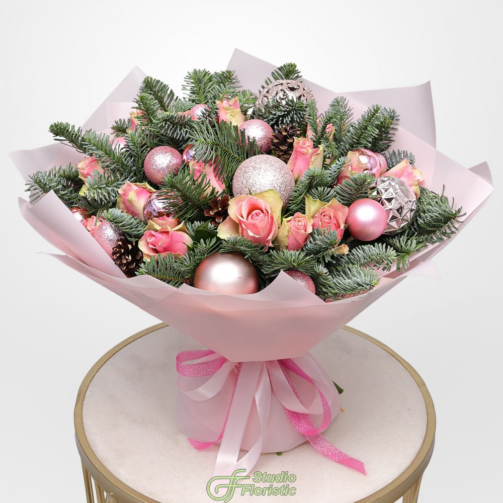 Новогодний букет из Нобилиса и Роз «Зимний Бал» Новогодний букет из Нобилиса и Роз «Зимний Бал»