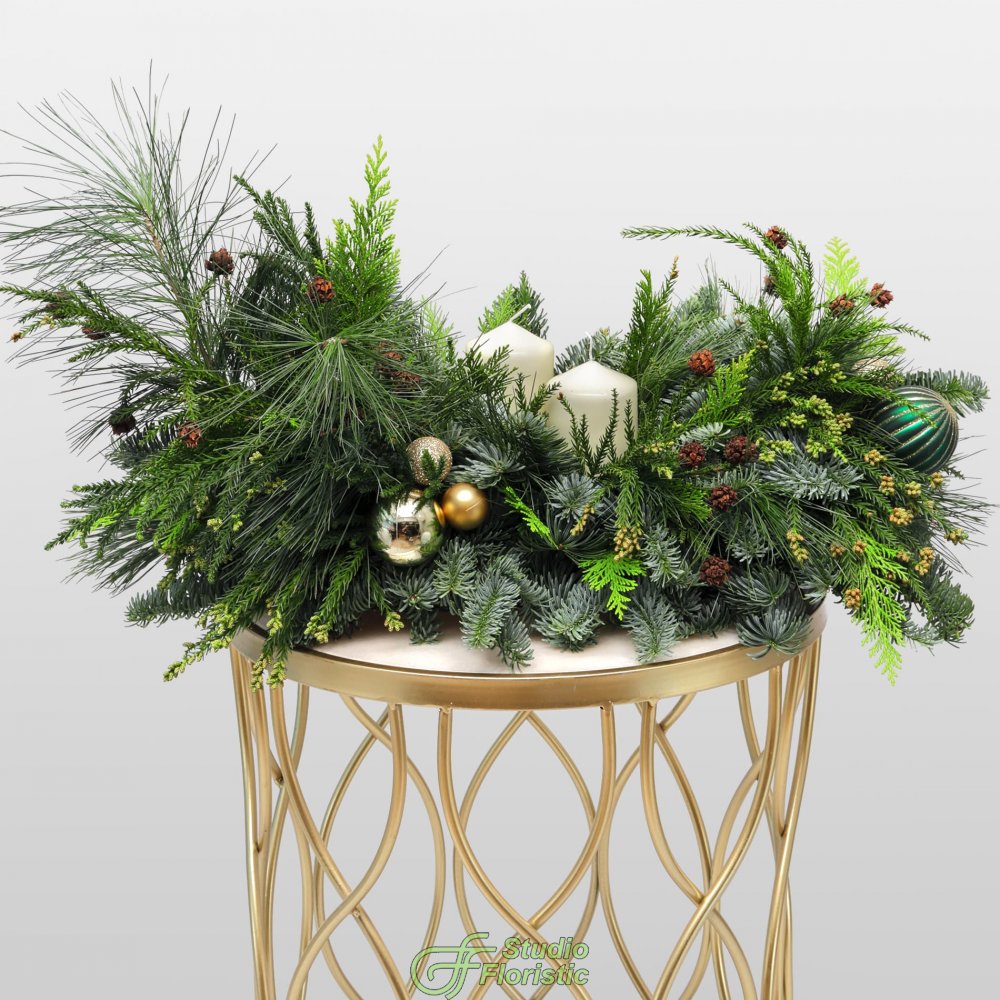 Новогодняя композиция из Нобилиса, Пинуса и Туи со свечами «Золото Леса» Новогодняя композиция из Нобилиса, Пинуса и Туи со свечами «Золото Леса»
