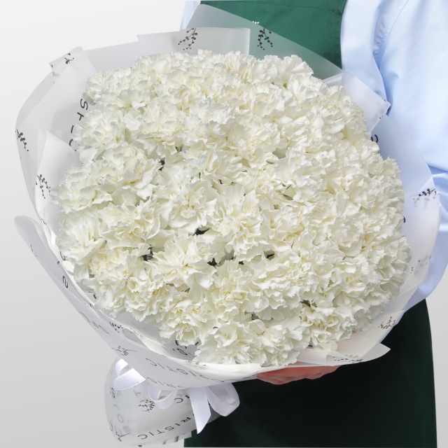 Букет из Белых Гвоздик 51 шт «Фарфоровая Мечта»