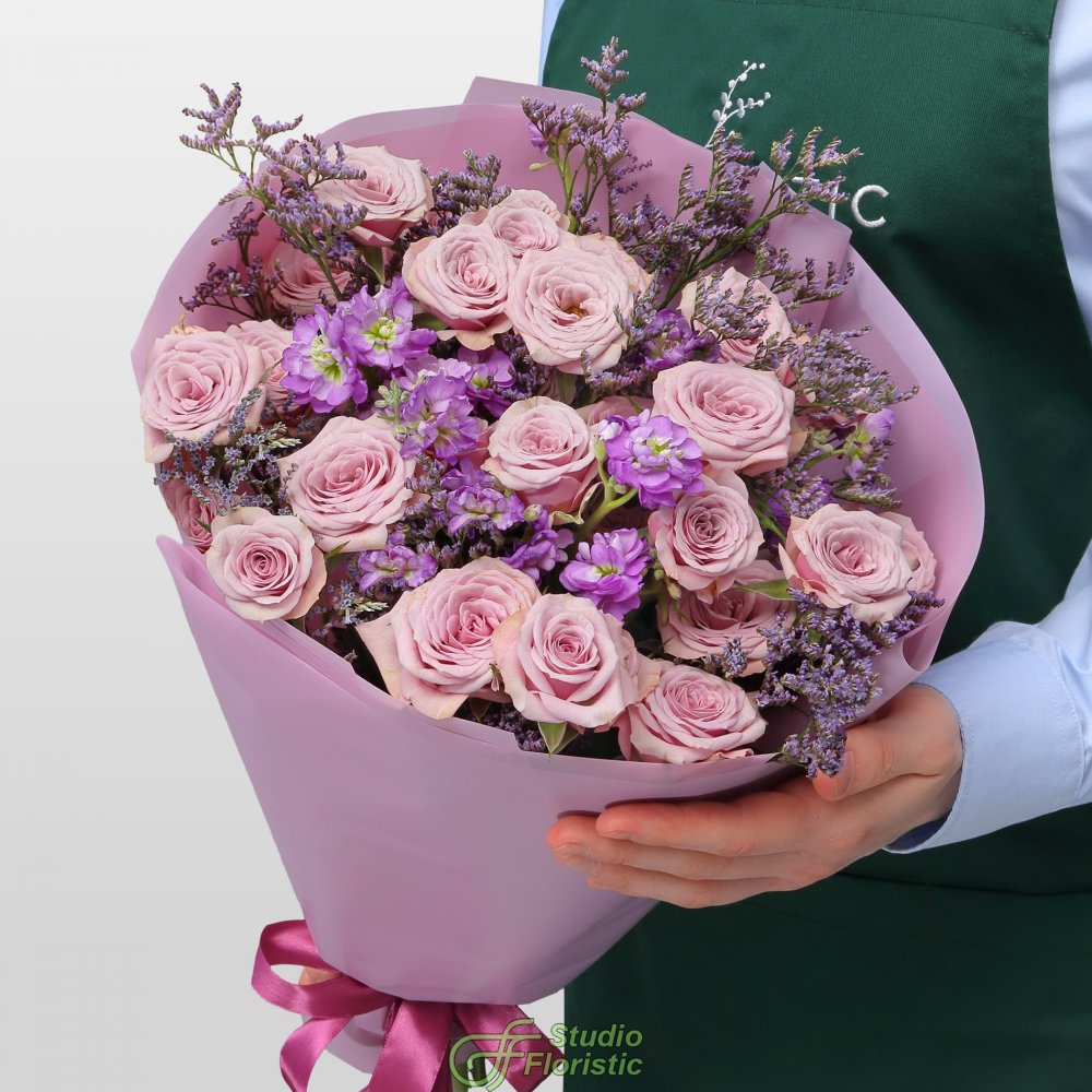Букет из Кустовых Роз, Маттиол и Лимониума «Магия аметиста» Букет из Кустовых Роз, Маттиол и Лимониума «Магия аметиста»
