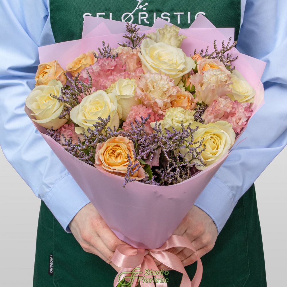 Букет из Роз, Эустомы и Лимониума «Миг нежности» Букет из Роз, Эустомы и Лимониума «Миг нежности»