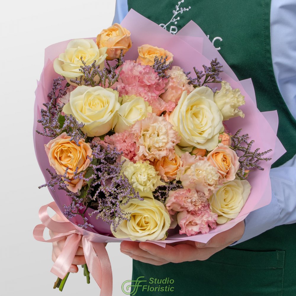 Букет из Роз, Эустомы и Лимониума «Миг нежности» Букет из Роз, Эустомы и Лимониума «Миг нежности»