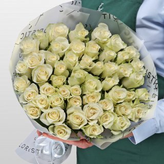 Букет из белых Роз Кения 60 см 51 шт «Зимний рассвет»