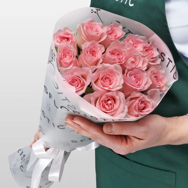 Букет из нежно-розовых Роз Кения 60 см 15 шт «Розовый сорбет» Букет из нежно-розовых Роз Кения 60 см 15 шт «Розовый сорбет»