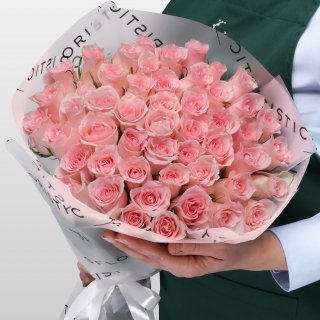 Букет из нежно-розовых Роз Кения 60 см 51 шт «Аромат романтики»