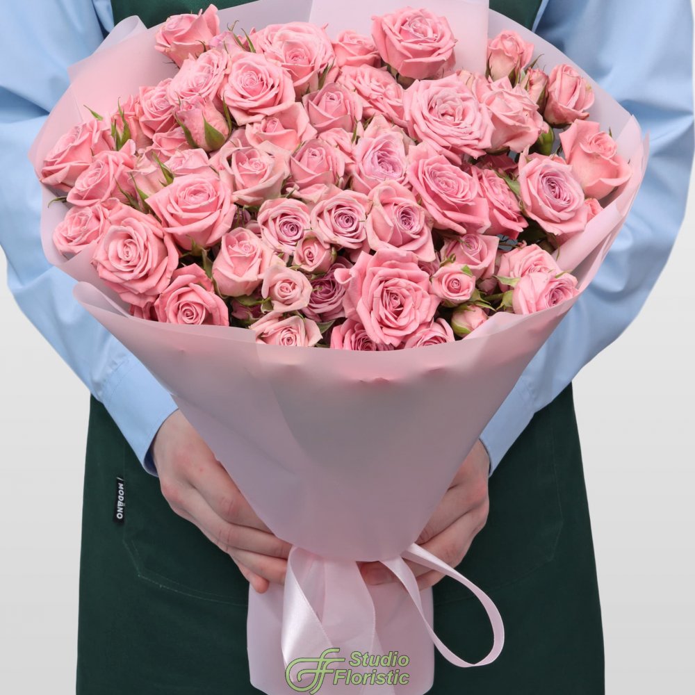 Букет из Кустовых Роз 15 шт «Юность» Букет из Кустовых Роз 15 шт «Юность»