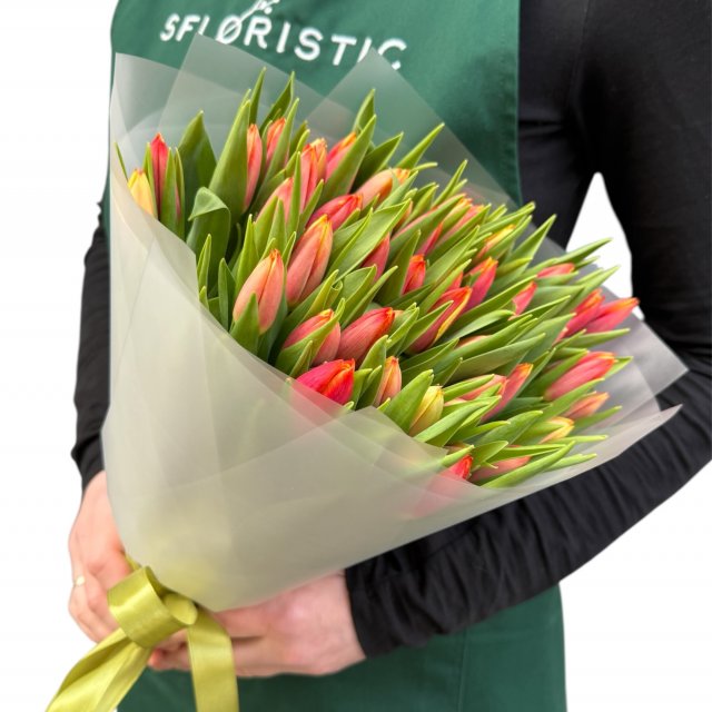 Букет из Тюльпанов 51 шт «Мартовский рассвет»