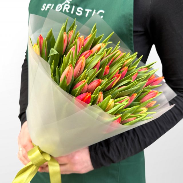 Букет из Тюльпанов 51 шт «Мартовский рассвет»